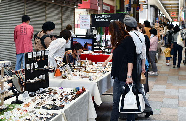 毎月第2日曜日に、ぶらくり丁商店街＆中ぶらくり丁商店街で開催されるポポロハスマーケット