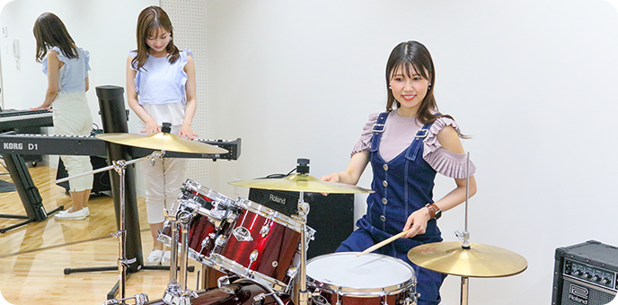 防音設備が施された部屋で、バンドの練習などができます。