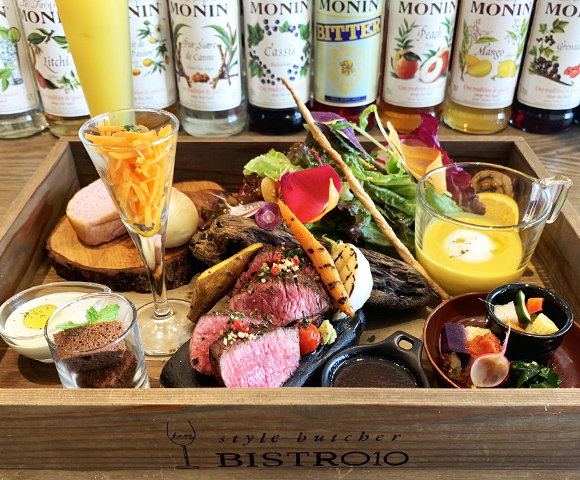 特別な木箱ランチメインは魚料理(1,628円)か肉料理(1,738円~)のいずれかを選べます。