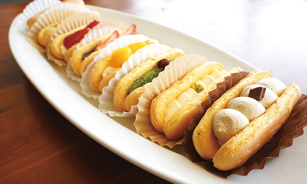 生かげろう(1個120円~)。プレーン以外に、6種類の季節替わりメニューを味わえます。