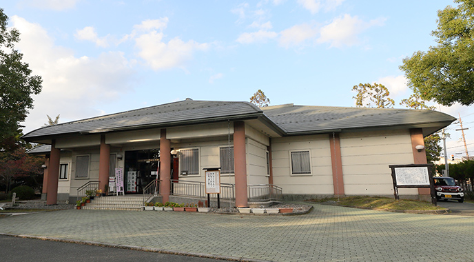 江戸時代初期の儒学者・中江藤樹の遺品や遺墨を展示する記念館