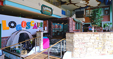 BBQスタジアムはウミエール広場の一角にあり、絶景のオーシャンビューの中でBBQを楽しめます