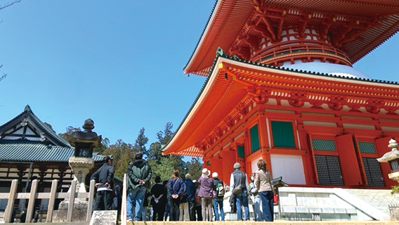 高野山のお膝元である高野口店では高野山ツアーを開催