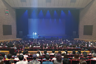 超大物モノマネアーティストが登場し会場の熱も一気にヒートアップ