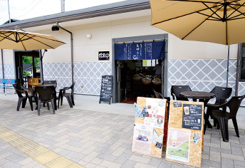和カフェTAKASAGOの店舗外観